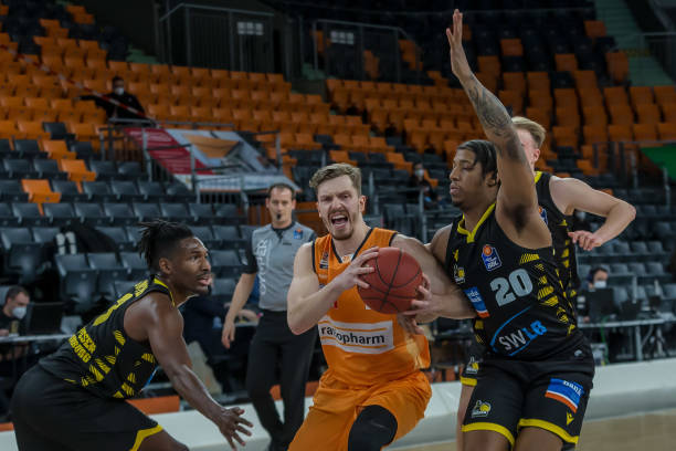 队扳平比分 队扳平比分