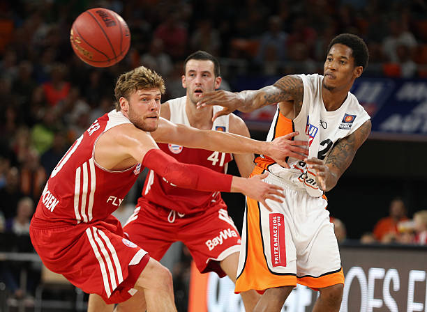 迎球起跳 迎球起跳